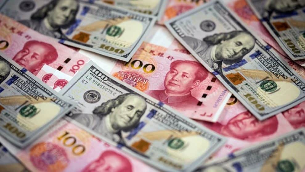 Onshore yuan hits 2007 dollar low on China slowdown fears