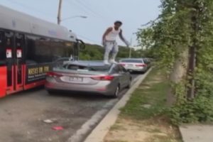 Man jumps from Metro bus to car Viral Video