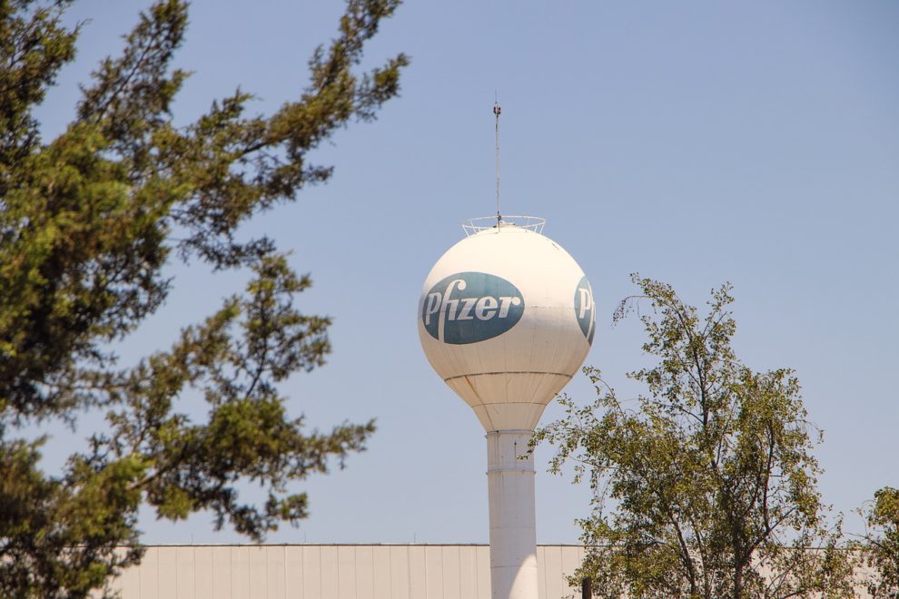 Pfizer reports loss as Covid-19 revenues shrink
