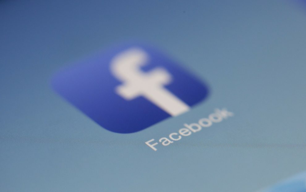 Facebook's algorithm doesn't alter people's beliefs: research