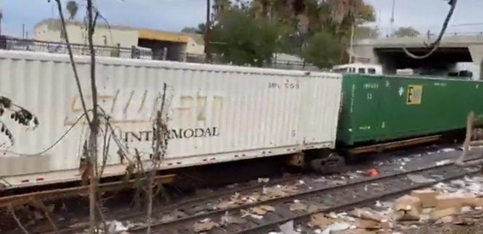 guns looted train Los Angeles
