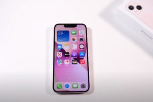 iphone 13 pink screen issue