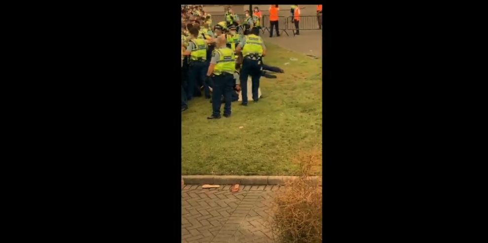 New Zealand police anti vaccine protesters