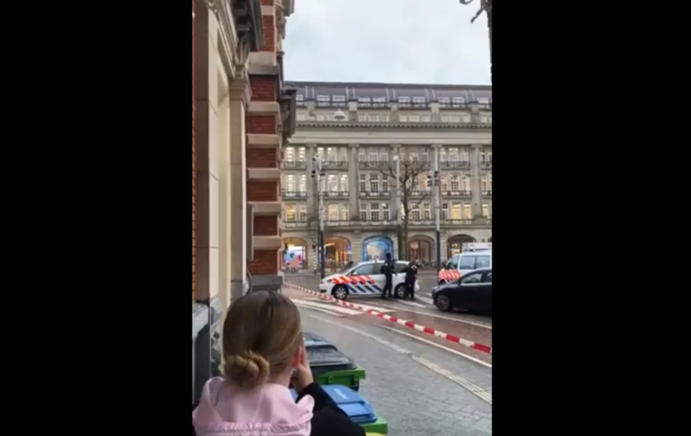 apple store hostage situation Amsterdam