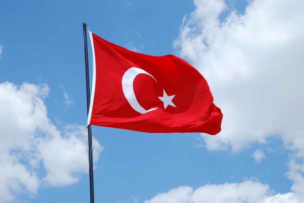 "Nine hurt in bomb blast in Turkey's southeast"