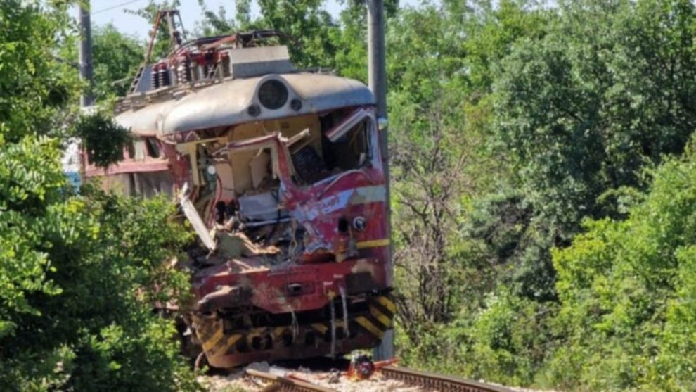 Train and truck collides in Bulgaria