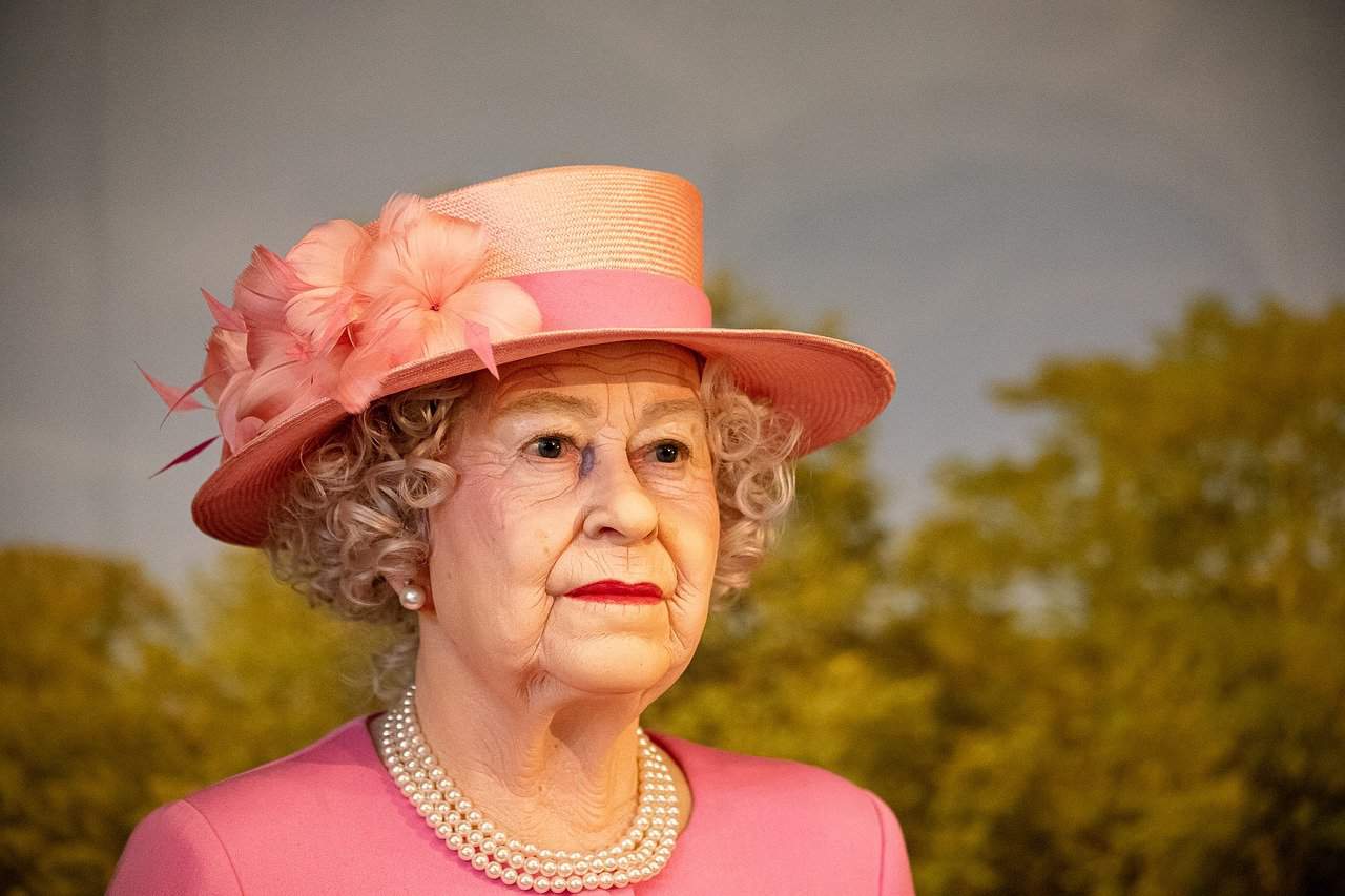 Queen Elizabeth II Died Of 'Old Age': Death Certificate - Insider Paper
