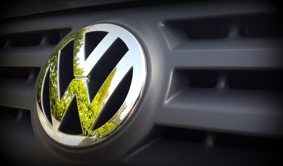 Technical glitch stifles production at Volkswagen
