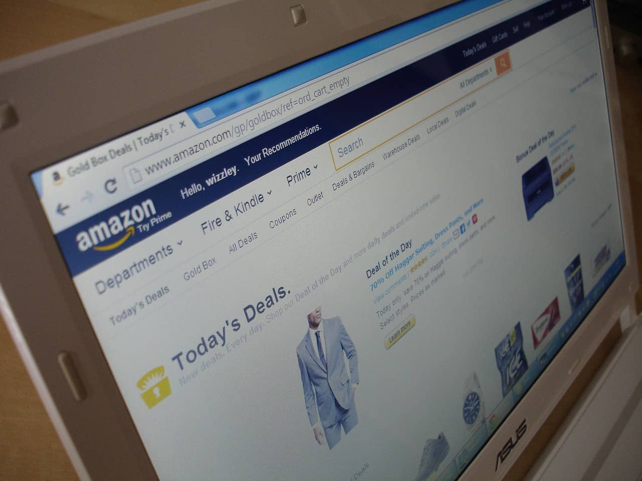 Workers At 3rd Amazon Site In New York Hold Unionization Vote
