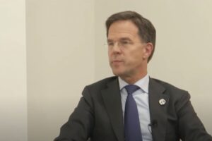 Dutch PM meets king after government falls