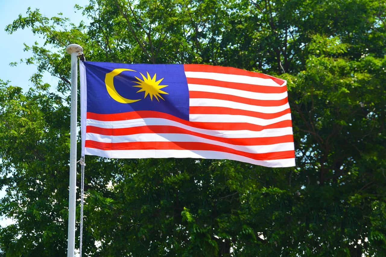 Malaysia bans civil servants Waze israel