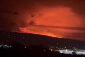 Mauna Loa volcano hawaii erupted