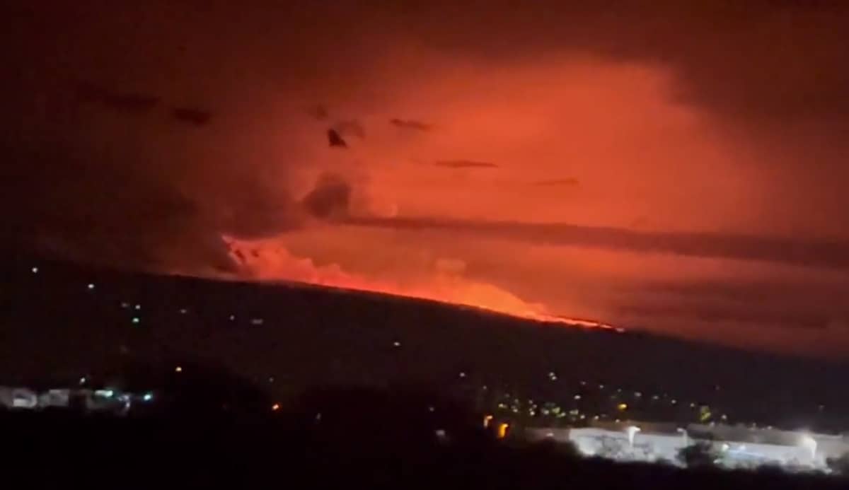 Mauna Loa volcano hawaii erupted