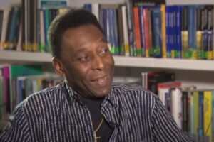Pele's cancer worsens, will stay in hospital over Christmas