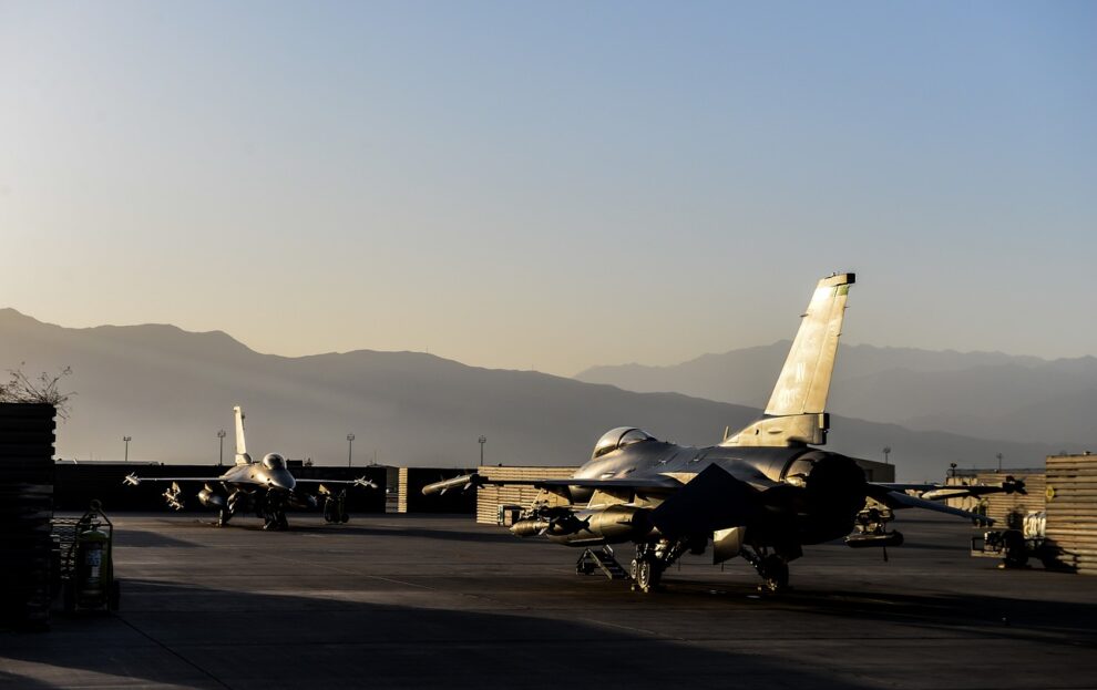 US F-16 fighter jet crashes off South Korea, pilot rescued