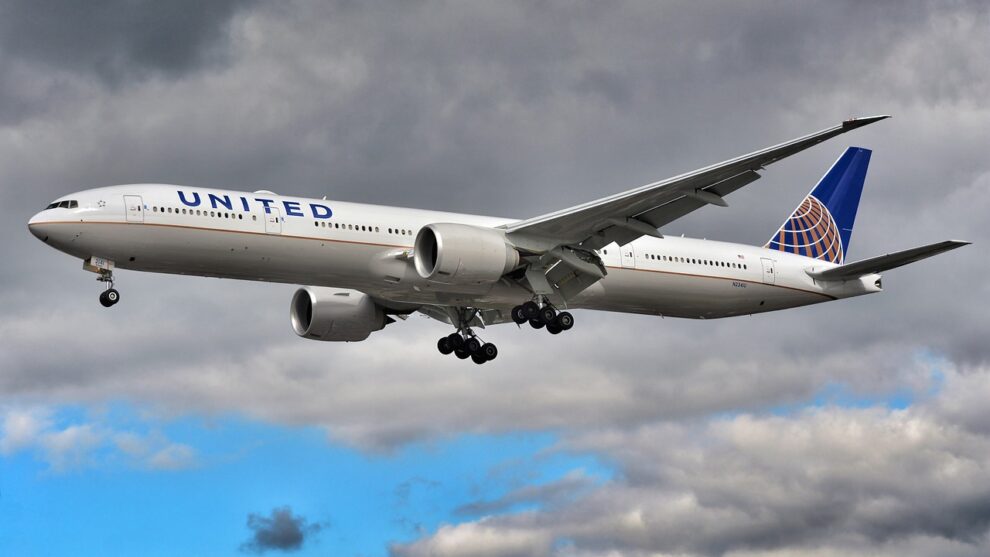 US man arrested trying to bring homemade explosive onto plane