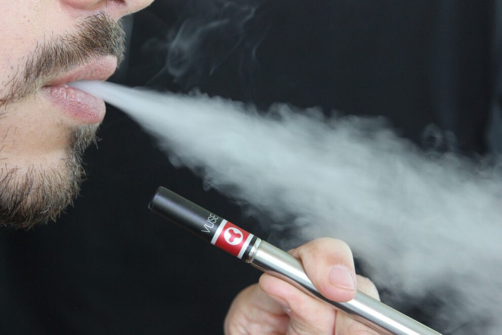 UK unveils plan to ban disposable e-cigarettes
