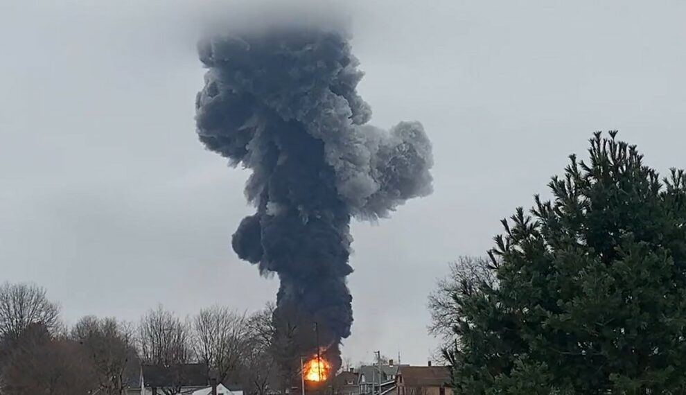 Gas leak fears keep residents away days after US train derailed