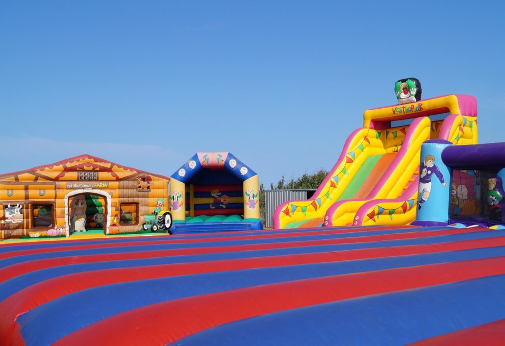 6 Steps for Starting an Inflatable Theme Park Business