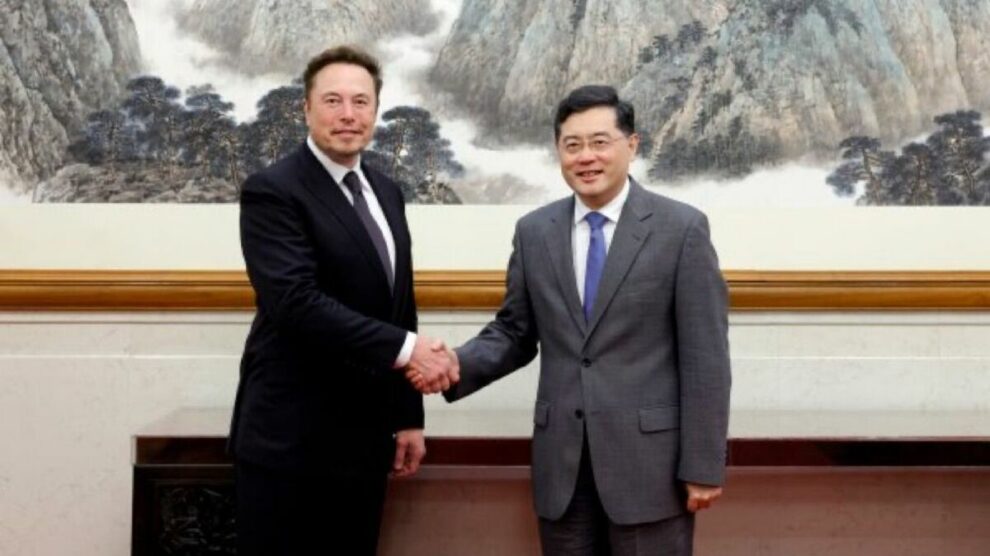 Musk praises 'vitality' of China's development in talks with commerce minister: ministry