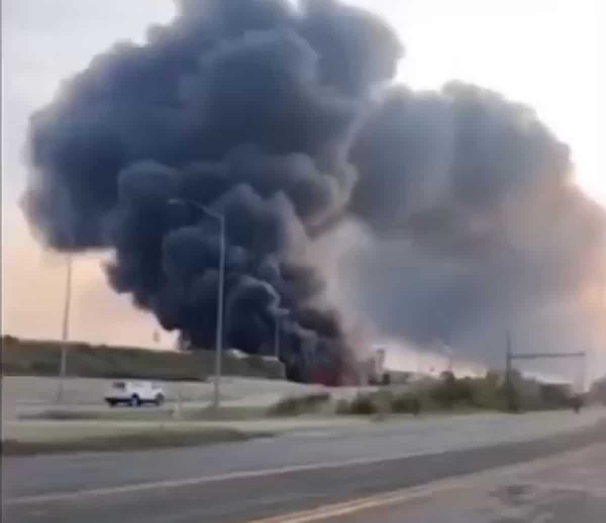 Philadelphia tanker explosion collapse