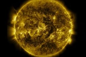 Biggest solar flare in 6 years causes radio problems for planes