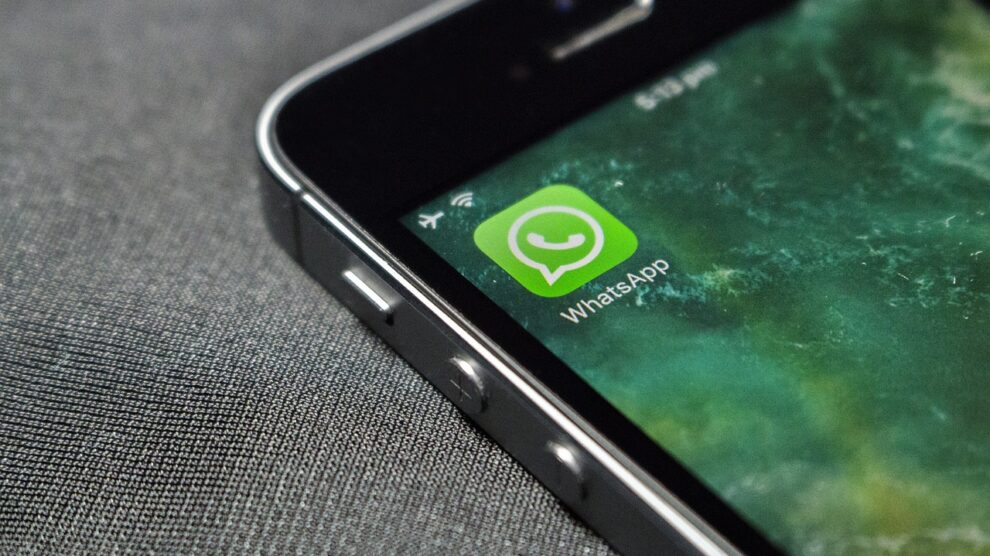 Russia fines WhatsApp for failing to delete content