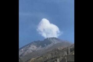 Peru volcano rumbles to life, spews ash on towns