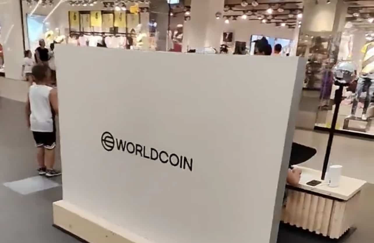 Kenya suspends Worldcoin crypto over privacy concerns