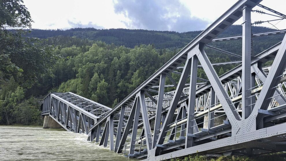 Railway bridge collapses in Norway after floods