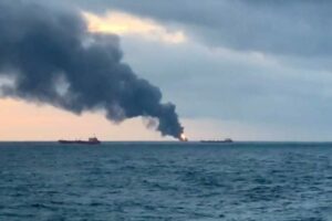 Fire halts marine traffic on Turkish strait