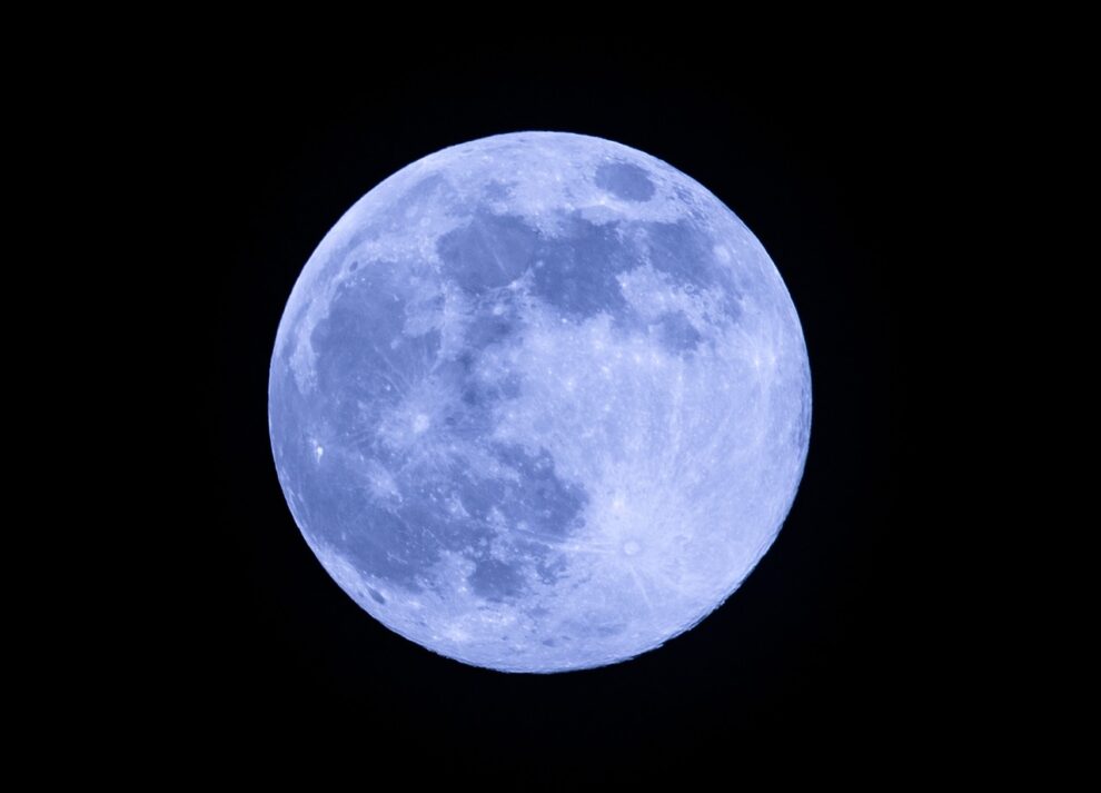 Last 'Super Blue Moon' until 2037 rises tonight