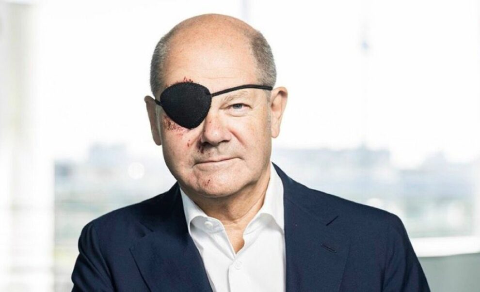 Pirate politician: eyepatch-wearing Scholz sparks mirth