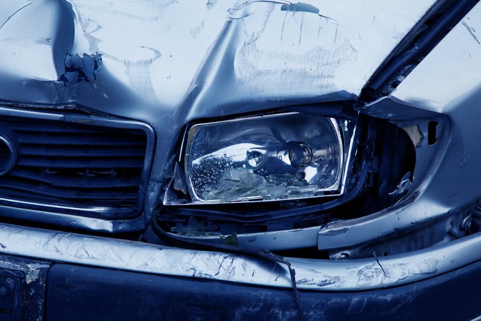 How Car Accident Lawyers Investigate a Crash