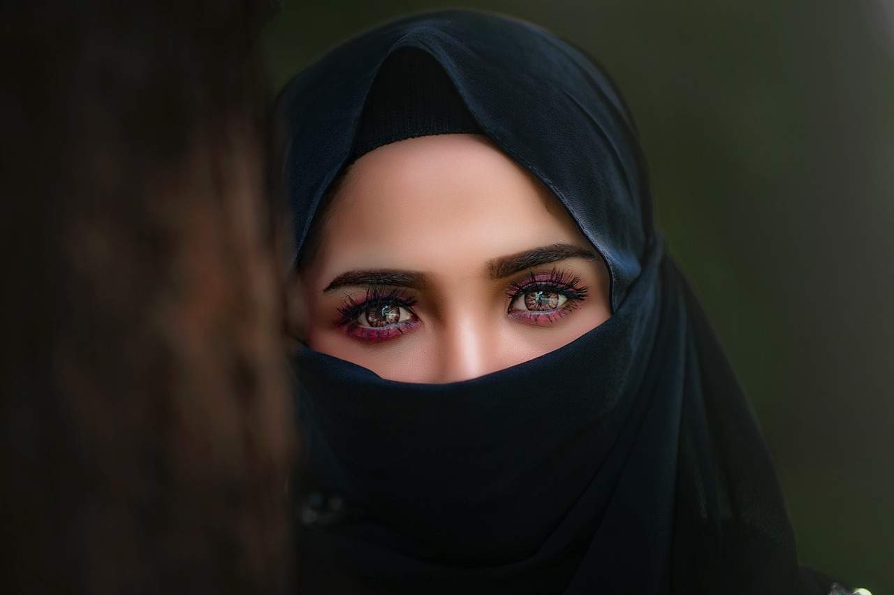 Spanish city bans burqa, niqab in public spaces
