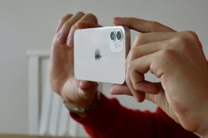 Apple to update iPhone 12 in France over radiation