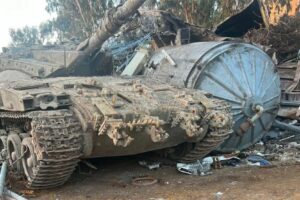 Old Israeli tank stolen from base, found in scrapyard