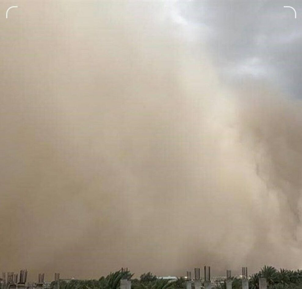 Three dead, hundreds hospitalised in Iran dust storms