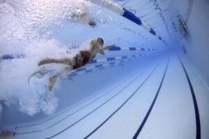 Russians, Belarusians allowed back into swimming events