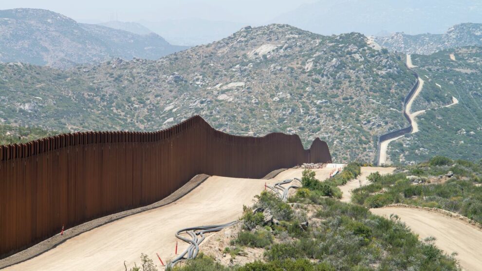 Kamala Harris southern border Wall