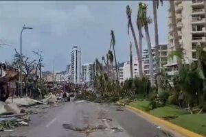 Hurricane causes 27 deaths, severe damage in Mexico's Acapulco