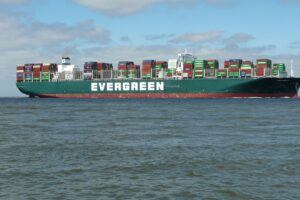 Evergreen suspends Israel shipping services