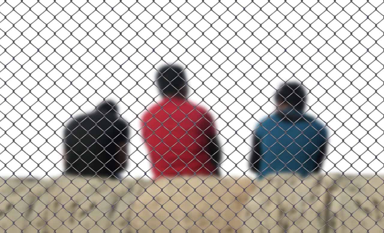 German MPs toughen asylum rules to blunt influx