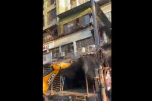 Muslim shopfronts torn down in Mumbai after religious clashes