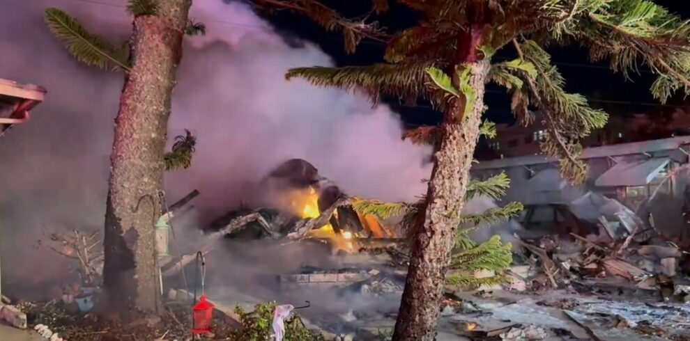Small plane crashes into US mobile home park, several dead