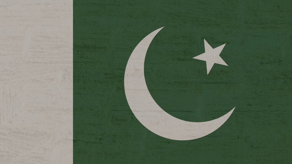 Islamabad says will expel Indian diplomats, suspends all visas to Indians