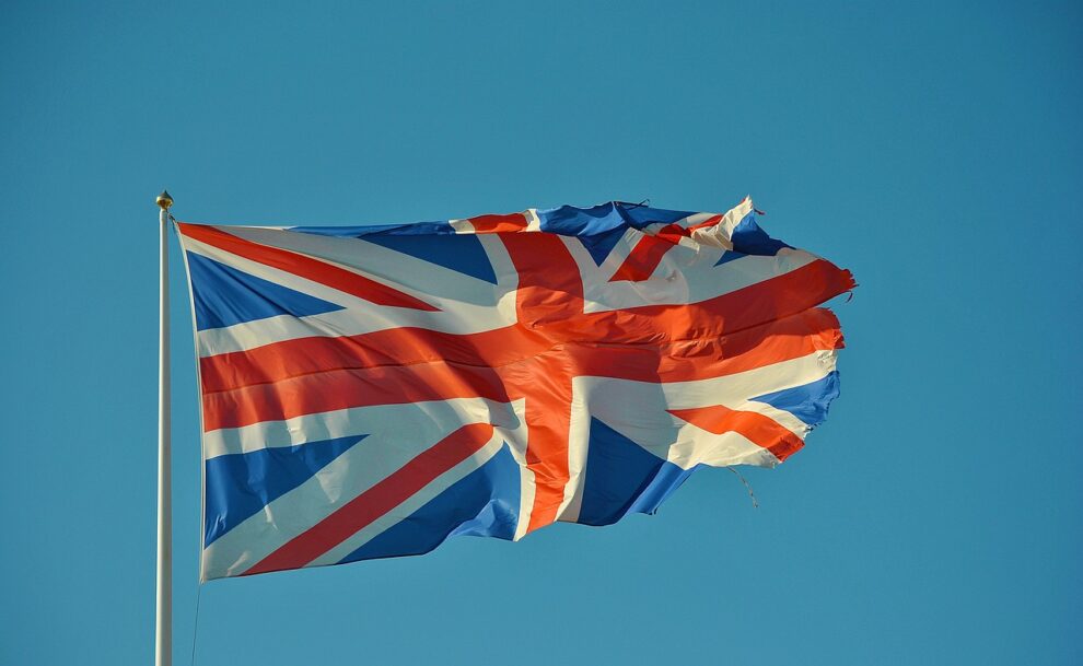 UK govt unveils new planned curbs on people smugglers