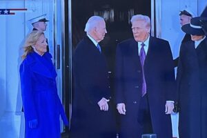 Biden welcomes Trump to White House for courtesy visit