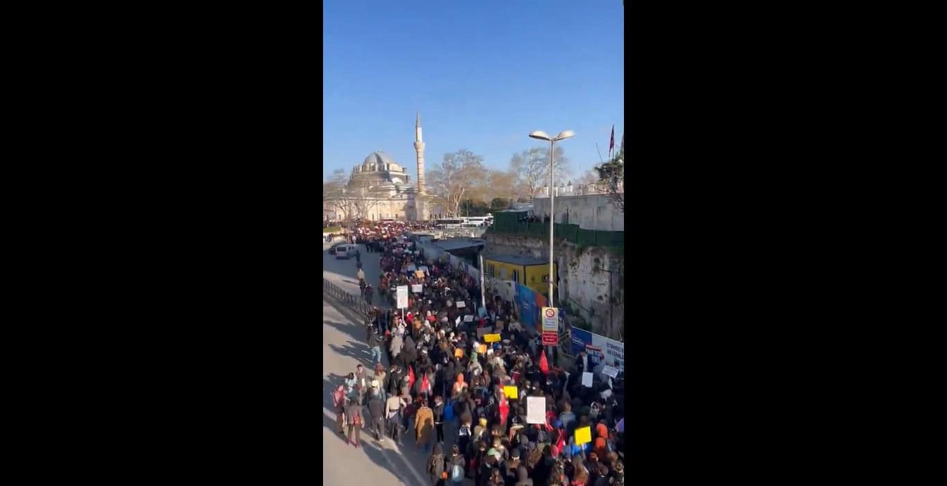 At least 10,000 protesters marching towards Istanbul city hall: AFP