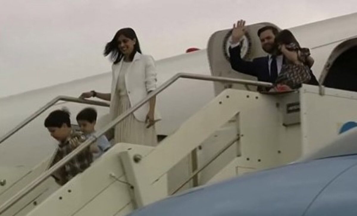Vance arrives for talks in Italy, Easter at the Vatican